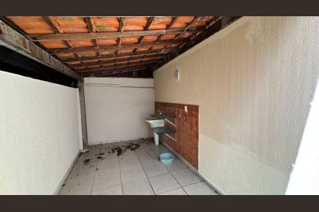 Casa de condomínio à venda com 160m², 3 quartos e 2 vagas Casa de condomínio à venda com 160m², 3 quartos e 2 vagasÁrea de Serviço