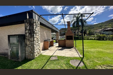 Casa de condomínio à venda com 160m², 3 quartos e 2 vagas Casa de condomínio à venda com 160m², 3 quartos e 2 vagasÁrea comum - Churrasqueira