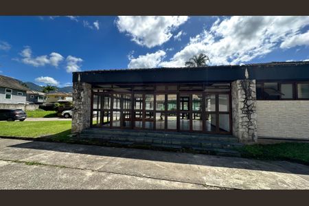 Casa de condomínio à venda com 160m², 3 quartos e 2 vagas Casa de condomínio à venda com 160m², 3 quartos e 2 vagasÁrea comum - Salão de festas