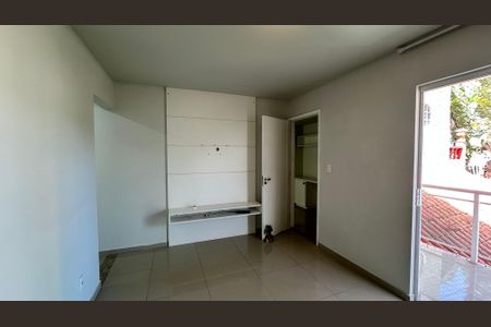 Casa de condomínio à venda com 160m², 3 quartos e 2 vagas Casa de condomínio à venda com 160m², 3 quartos e 2 vagasSuíte