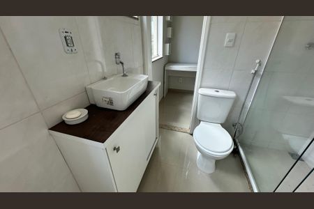 Casa de condomínio à venda com 160m², 3 quartos e 2 vagas Casa de condomínio à venda com 160m², 3 quartos e 2 vagasBanheiro da Semi Suíte 1 e 2