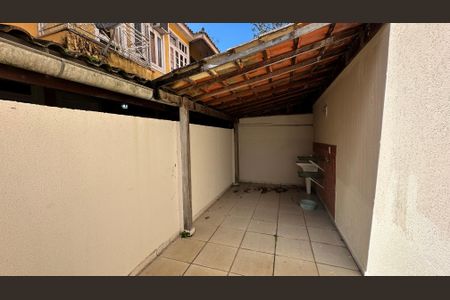 Casa de condomínio à venda com 160m², 3 quartos e 2 vagas Casa de condomínio à venda com 160m², 3 quartos e 2 vagasÁrea de Serviço