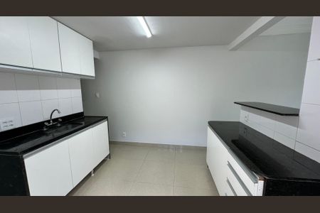 Casa de condomínio à venda com 160m², 3 quartos e 2 vagas Casa de condomínio à venda com 160m², 3 quartos e 2 vagasCozinha