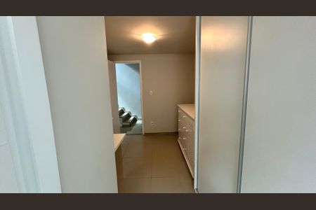 Casa de condomínio à venda com 160m², 3 quartos e 2 vagas Casa de condomínio à venda com 160m², 3 quartos e 2 vagasSemi Suíte 2