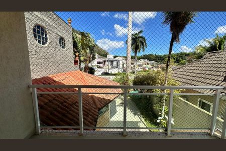 Casa de condomínio à venda com 160m², 3 quartos e 2 vagas Casa de condomínio à venda com 160m², 3 quartos e 2 vagasVaranda da Suíte