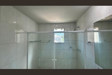 Casa de condomínio à venda com 160m², 3 quartos e 2 vagas Casa de condomínio à venda com 160m², 3 quartos e 2 vagasBanheiro da Suíte