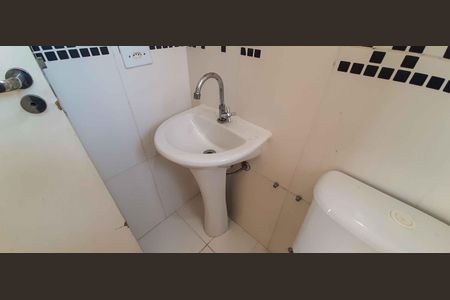 Apartamento à venda com 57m², 3 quartos e 2 vagas Apartamento à venda com 57m², 3 quartos e 2 vagasBanheiro