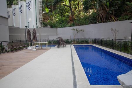 Apartamento à venda com 34m², 2 quartos e sem vaga Apartamento à venda com 34m², 2 quartos e sem vagaÁrea comum - Piscina