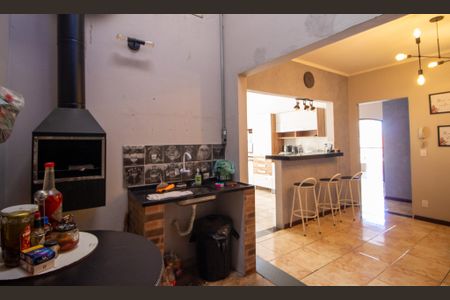 Casa para alugar com 250m², 4 quartos e 3 vagas Casa para alugar com 250m², 4 quartos e 3 vagasCozinha