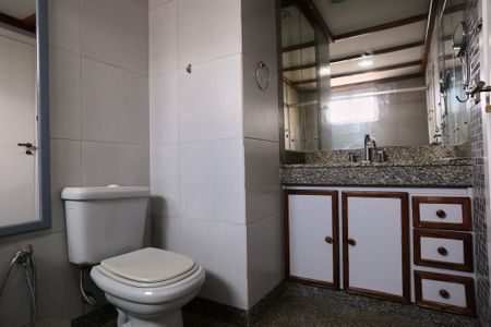 Apartamento à venda com 211m², 4 quartos e 2 vagasBanheiro Social