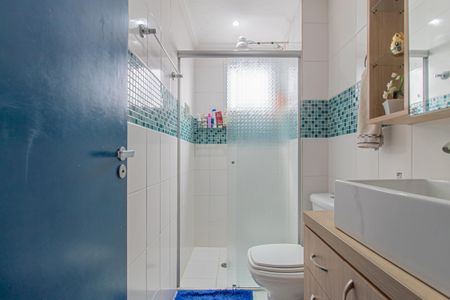 Apartamento à venda com 55m², 2 quartos e 1 vagaBanheiro Social