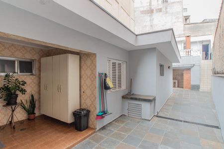 Casa à venda com 245m², 5 quartos e 6 vagas Casa à venda com 245m², 5 quartos e 6 vagasCorredor