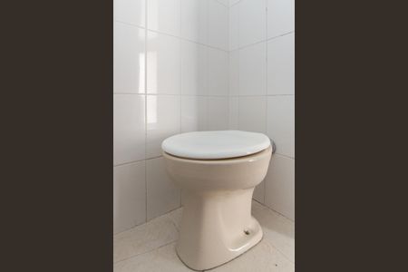 Casa à venda com 245m², 5 quartos e 6 vagas Casa à venda com 245m², 5 quartos e 6 vagasBanheiro 2