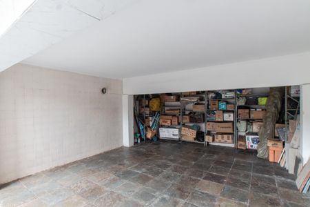 Casa à venda com 245m², 5 quartos e 6 vagas Casa à venda com 245m², 5 quartos e 6 vagasGaragem