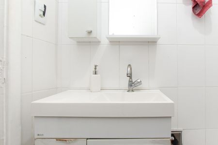 Casa à venda com 245m², 5 quartos e 6 vagas Casa à venda com 245m², 5 quartos e 6 vagasBanheiro 2