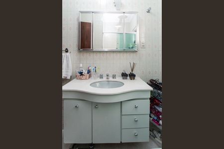 Casa à venda com 245m², 5 quartos e 6 vagas Casa à venda com 245m², 5 quartos e 6 vagasBanheiro da Suíte