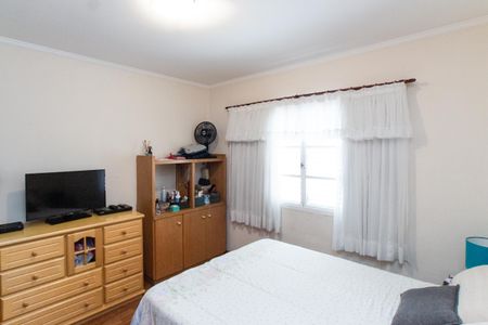 Casa à venda com 245m², 5 quartos e 6 vagas Casa à venda com 245m², 5 quartos e 6 vagasSuíte