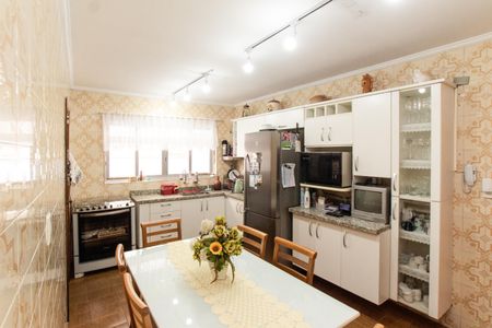 Casa à venda com 245m², 5 quartos e 6 vagas Casa à venda com 245m², 5 quartos e 6 vagasCozinha 1