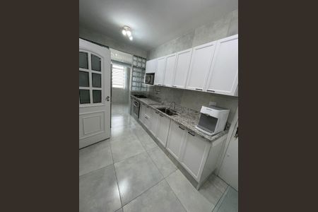 Apartamento para alugar com 120m², 3 quartos e 2 vagas Apartamento para alugar com 120m², 3 quartos e 2 vagasCozinha