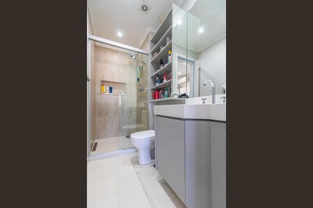 Apartamento à venda com 76m², 2 quartos e 2 vagas Apartamento à venda com 76m², 2 quartos e 2 vagasBanheiro da Suíte