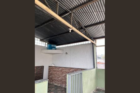 Foto 02 de casa à venda com 2 quartos, 210m² em Jardim Santo Elias, São Paulo