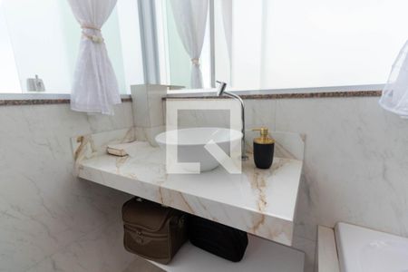 Apartamento à venda com 67m², 2 quartos e 1 vaga Apartamento à venda com 67m², 2 quartos e 1 vagaBanheiro da Suíte