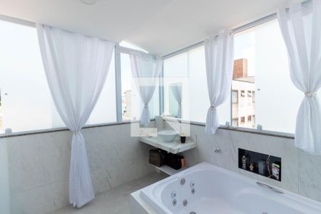 Apartamento à venda com 67m², 2 quartos e 1 vaga Apartamento à venda com 67m², 2 quartos e 1 vagaBanheiro da Suíte