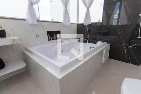 Apartamento à venda com 67m², 2 quartos e 1 vaga Apartamento à venda com 67m², 2 quartos e 1 vagaBanheiro da Suíte