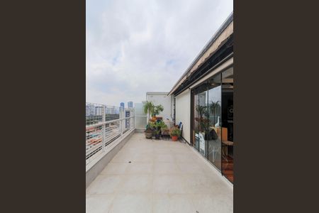 Apartamento à venda com 111m², 2 quartos e 2 vagas Apartamento à venda com 111m², 2 quartos e 2 vagasVaranda