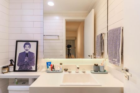 Apartamento à venda com 111m², 2 quartos e 2 vagas Apartamento à venda com 111m², 2 quartos e 2 vagasBanheiro da Suíte