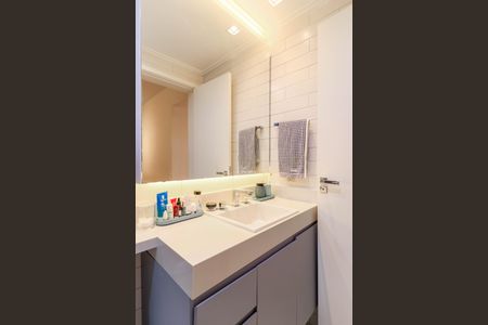 Apartamento à venda com 111m², 2 quartos e 2 vagas Apartamento à venda com 111m², 2 quartos e 2 vagasBanheiro da Suíte