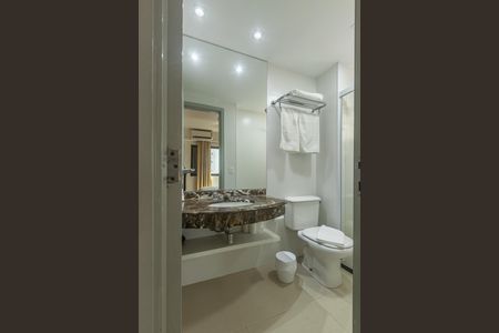 Apartamento à venda com 31m², 1 quarto e 1 vaga Apartamento à venda com 31m², 1 quarto e 1 vagaBanheiro da Suíte 1