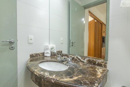 Apartamento à venda com 31m², 1 quarto e 1 vaga Apartamento à venda com 31m², 1 quarto e 1 vagaBanheiro da Suíte 1