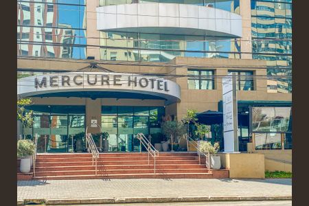 Apartamento à venda com 31m², 1 quarto e 1 vaga Apartamento à venda com 31m², 1 quarto e 1 vagaFachada