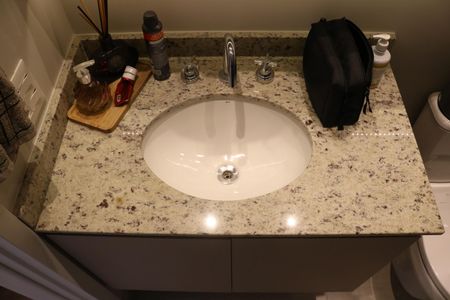 Apartamento à venda com 100m², 2 quartos e 2 vagasBanheiro da Suíte 1