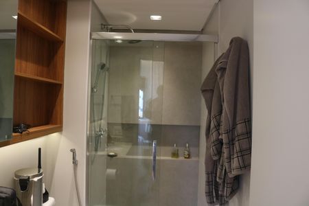 Apartamento à venda com 100m², 2 quartos e 2 vagasBanheiro da Suíte 1