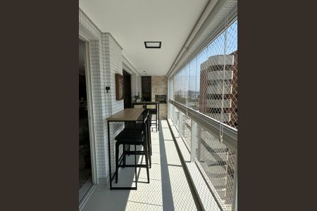 Apartamento à venda com 170m², 3 quartos e 3 vagasVaranda