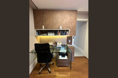 Apartamento à venda com 170m², 3 quartos e 3 vagasEscritório