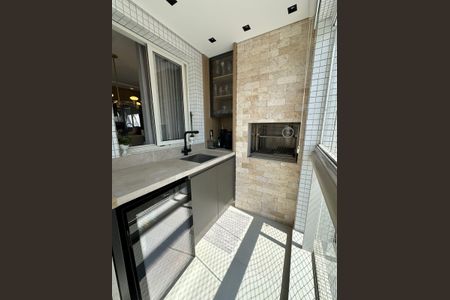 Apartamento à venda com 170m², 3 quartos e 3 vagasVaranda