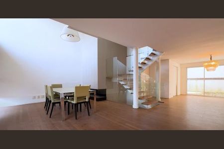 Casa à venda com 2 quartos, 353m² em Real Parque, São Paulo