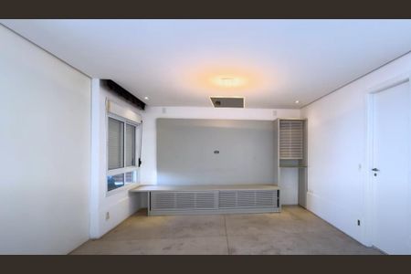 Casa à venda com 2 quartos, 353m² em Real Parque, São Paulo