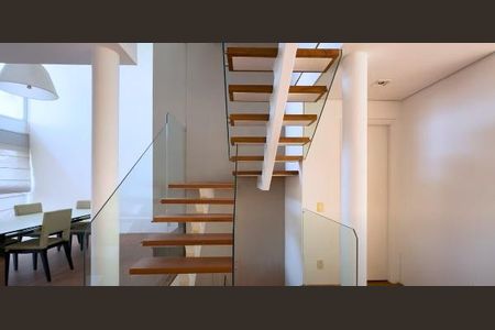 Casa à venda com 2 quartos, 353m² em Real Parque, São Paulo