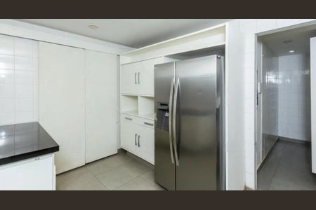 Casa à venda com 2 quartos, 353m² em Real Parque, São Paulo
