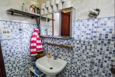 Casa à venda com 150m², 3 quartos e 2 vagas Casa à venda com 150m², 3 quartos e 2 vagasBanheiro