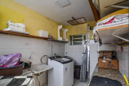 Casa à venda com 150m², 3 quartos e 2 vagas Casa à venda com 150m², 3 quartos e 2 vagasÁrea de Serviço