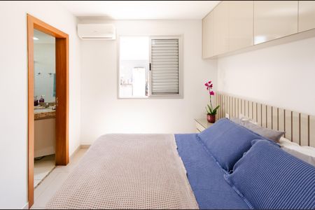 Apartamento à venda com 154m², 3 quartos e 2 vagas Apartamento à venda com 154m², 3 quartos e 2 vagasSuíte