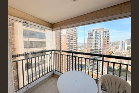 Apartamento à venda com 165m², 3 quartos e 3 vagasVaranda da Suíte 1