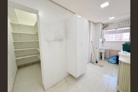 Apartamento à venda com 165m², 3 quartos e 3 vagasÁrea de Serviço