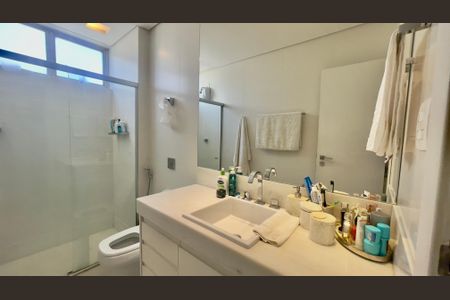Apartamento para alugar com 175m², 4 quartos e 2 vagas