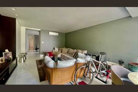 Apartamento à venda com 4 quartos, 175m² em Funcionários, Belo Horizonte